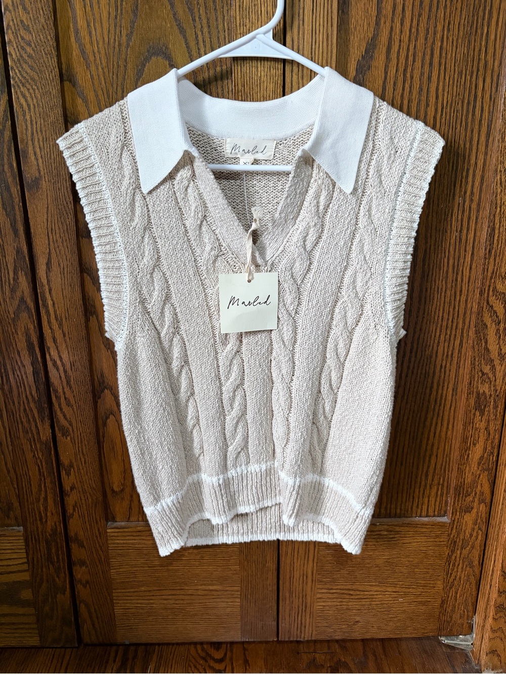 Marled Cream Cable Knit V-Neck Sweater Vest with White Collar